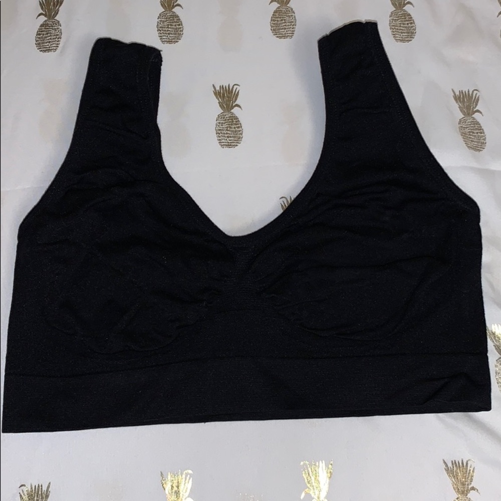 Black sports bra